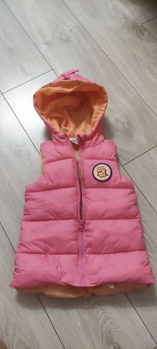 Продам жилетку для дівчинки.