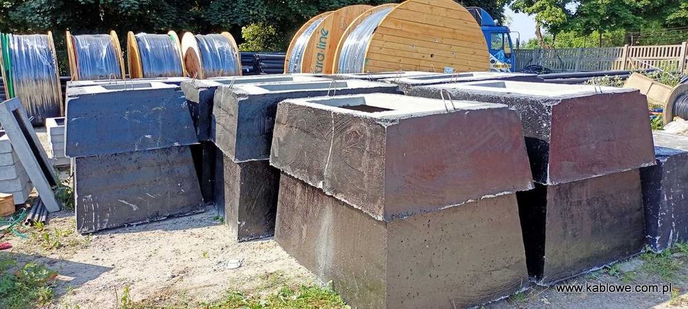 Studnie kablowe telekomunikacyjne sk1 sk2 skr1 skr2 ramy pokrywy