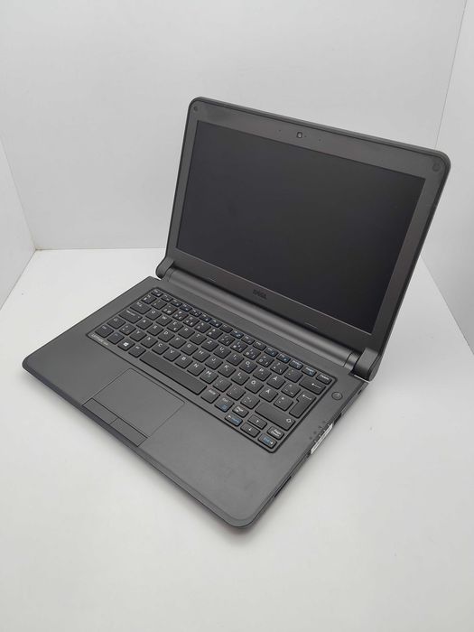 DELL Latitude 3340 CPU:Intel i3-4030U Ram:8gb SSD:120gb Intel HD 4400