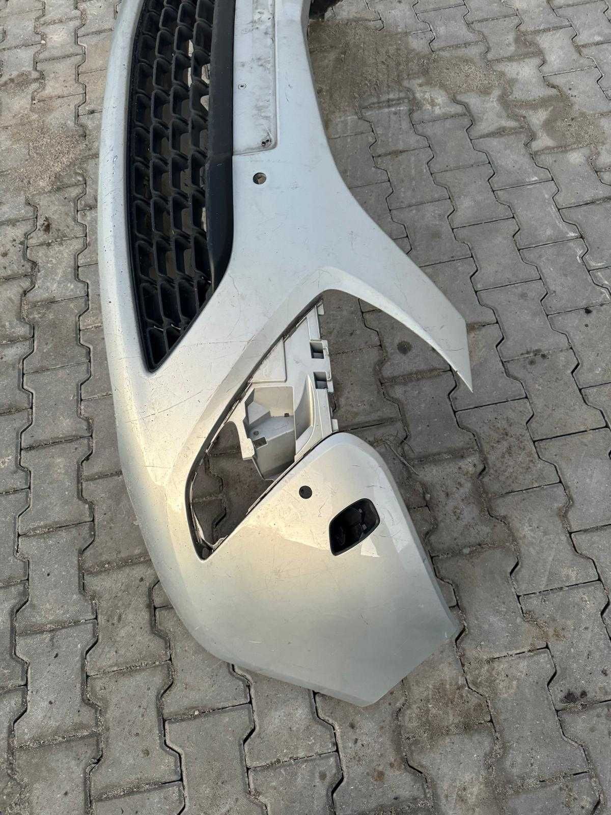 Zderzak Opel Zafira C parki spryski przed liftem niekompletny