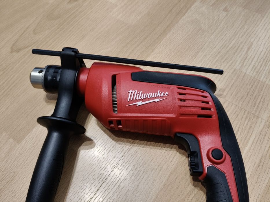 Milwaukee PD705 wiertarka udarowa nowa