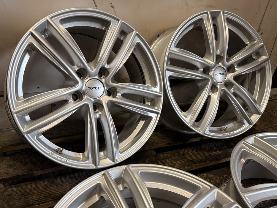 4 alufelgi TOYOTA 17” 5x114,3/ ET35/ 7Jx17H2 + czujniki TPMS