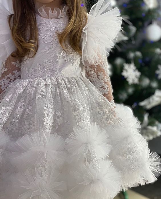 дитячі плаття на Сніжинку ,нарядні сукні