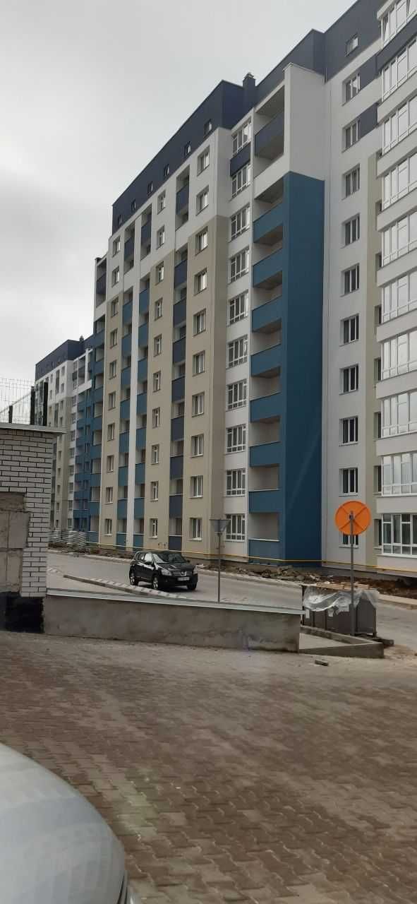 Двокімнатна квартира від Рауша гарної площі.Озерна.