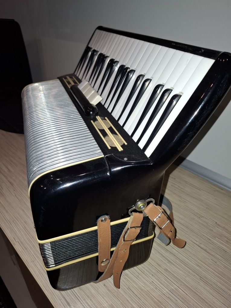 Akordeon Ligna 120 bas