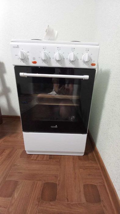 Продам електроплиту Cesaris