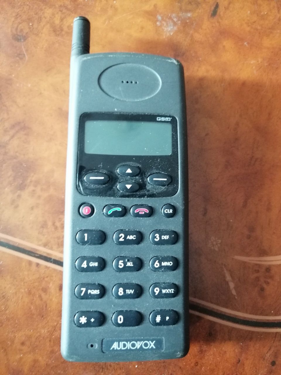 Telemóvel da marca Audiovox GSM 680