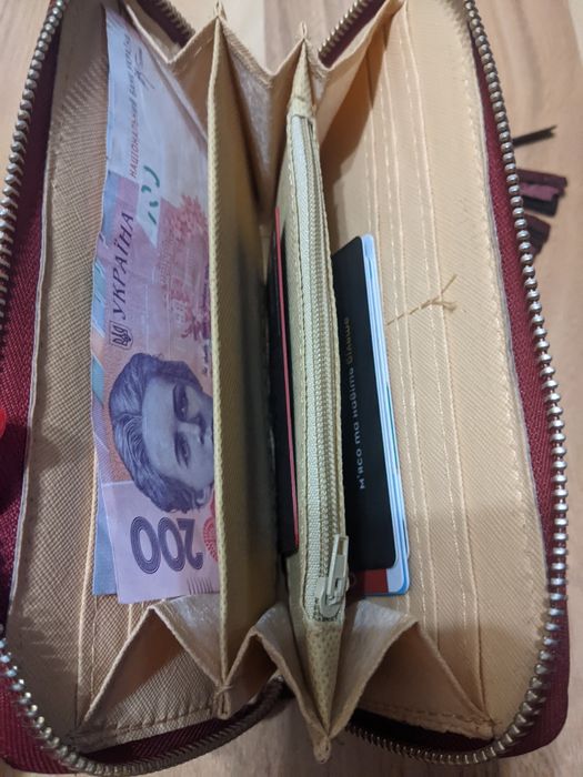 Красивый женский кошелек