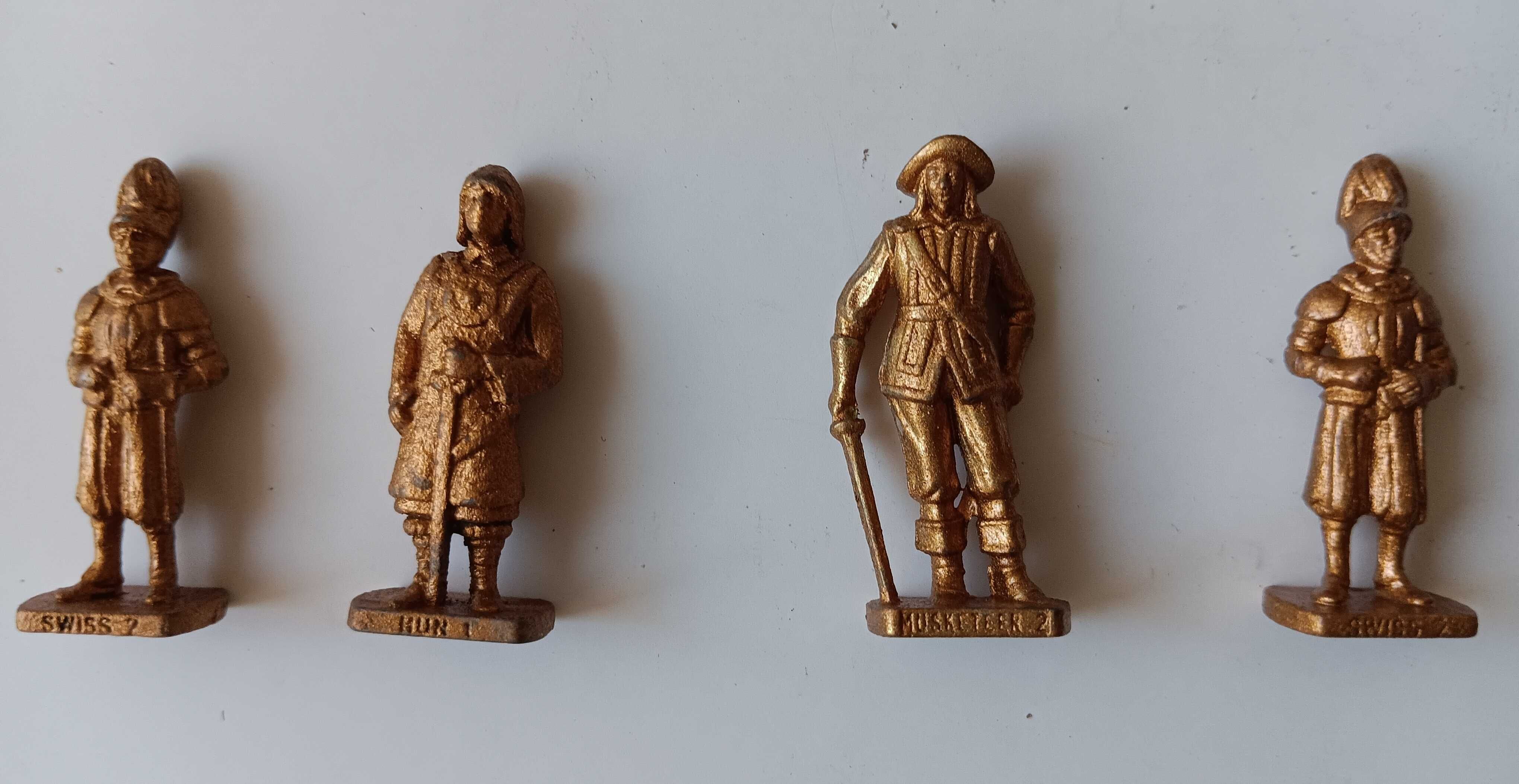 Bonecos Miniatura em Chumbo