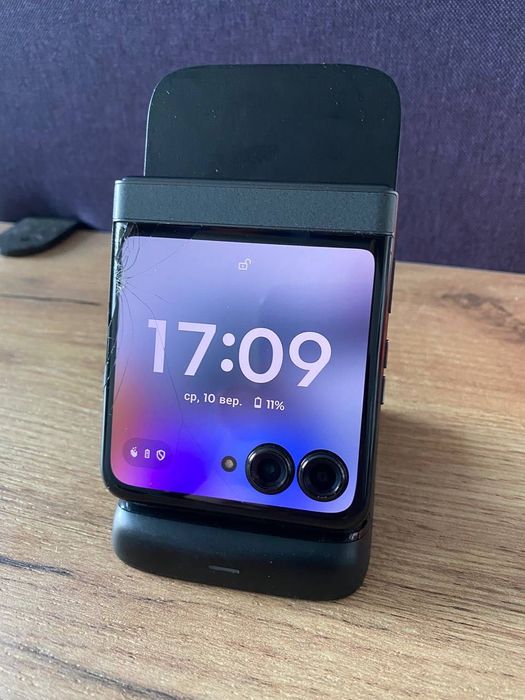 УЦІНКА Motorola Razr 2024 256GB | Частинами 0% | Неверлок (0897)