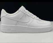 Białe tenisówki NIKE Air Force 1 w rozmiarze 42