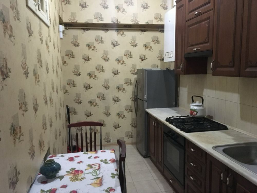 Сдам квартиру комнаты раздельно Екатериненская площадь,1