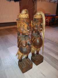 Drewniane figurki w stylu afrykańskim