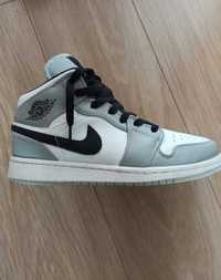 Nike Air Jordan 1 Mid "Light Smoke Grey" Eur 40