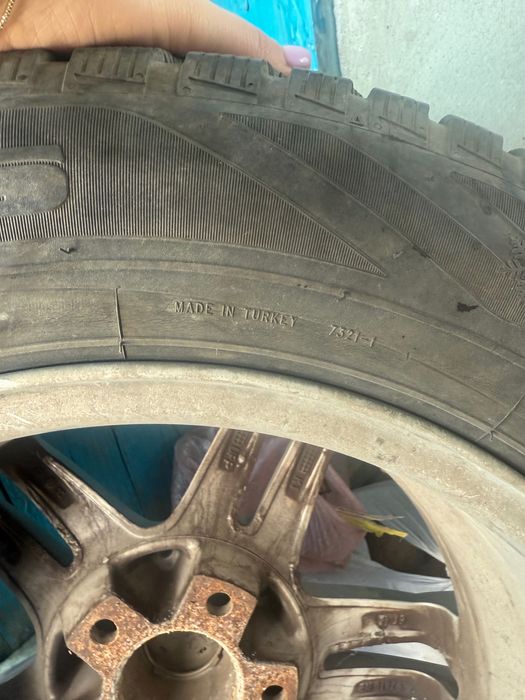 Продаю комплект зимових коліс Opel 205/60 R16 гума майже нова