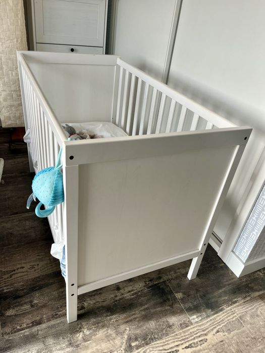 Berço + colchão IKEA usados a preço incrível