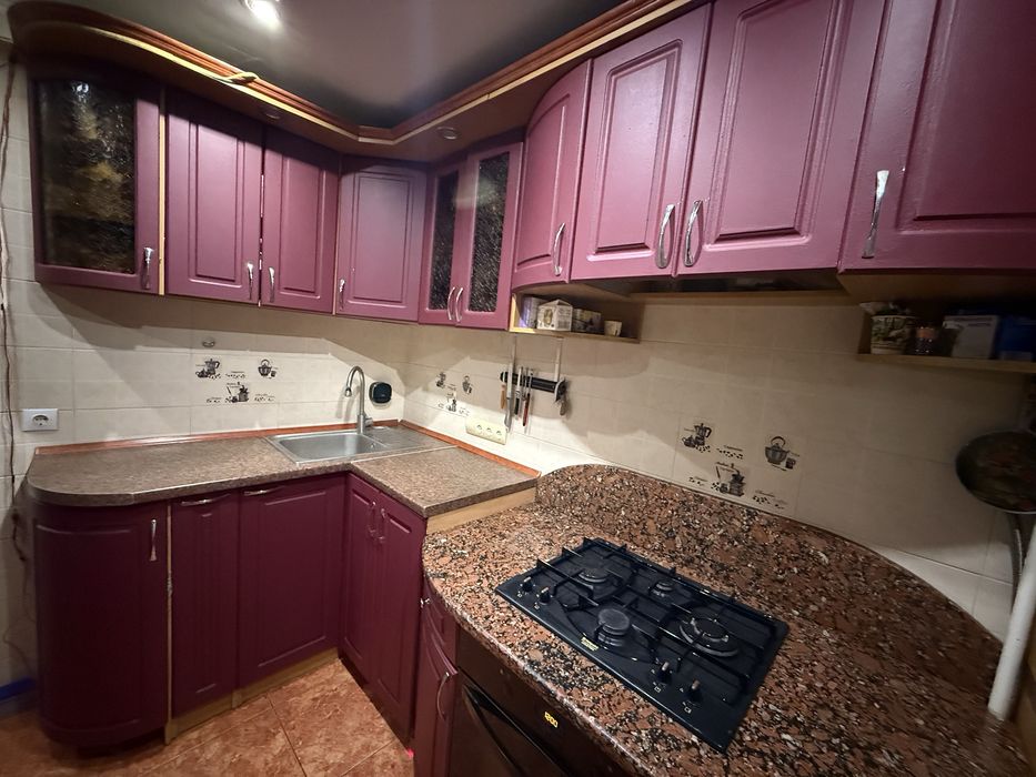 Кухня кутова б,у ,після реставрації. З гранітним єлементом