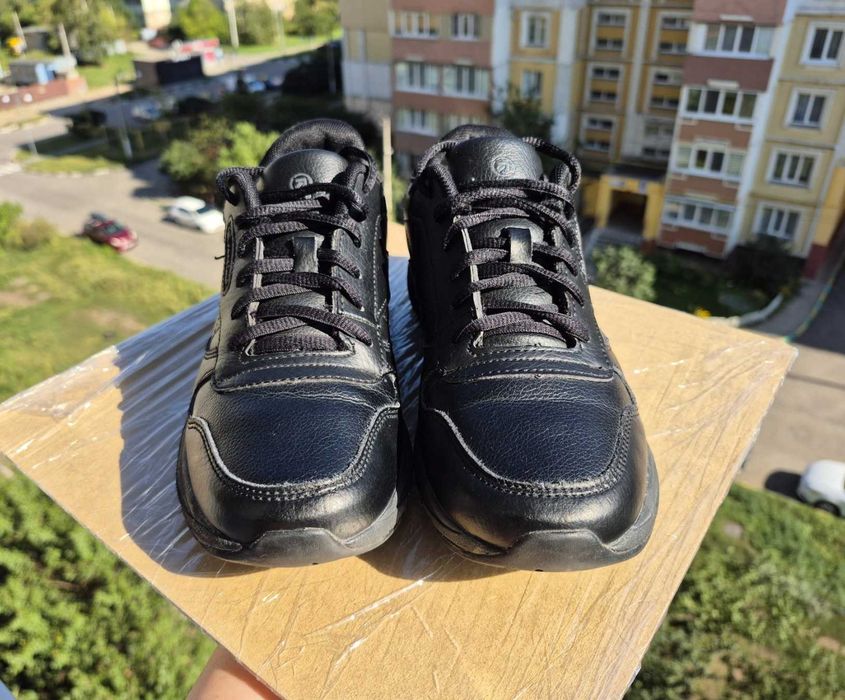 Жіночі шкіряні кросівки Restime р. 38 устілка 25 см осінь кроссовки