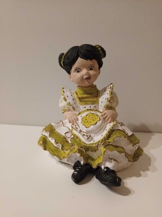 Bonecas pintadas à mão