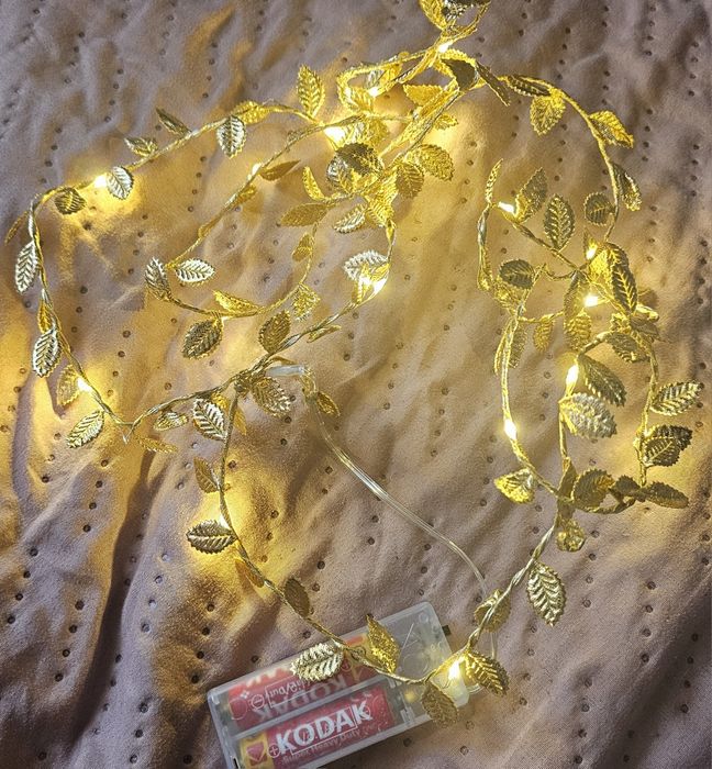 Dekoracja girlanda złote listki świecąca 2m.