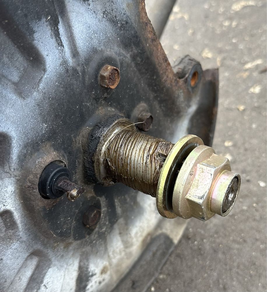 Балка задня Hyundai Elantra 01-06 хетчбек