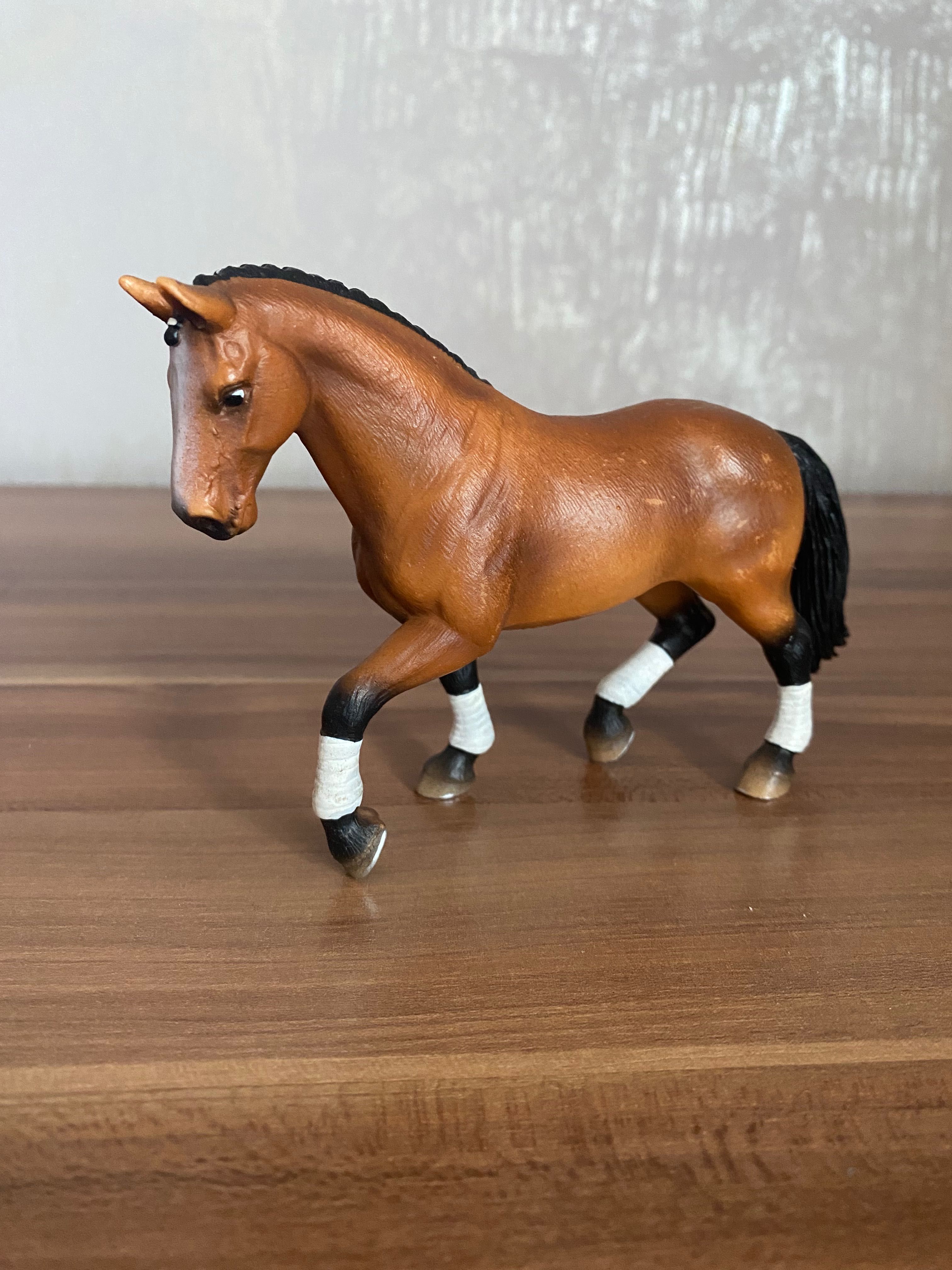 Schleich koń hanowerski klacz