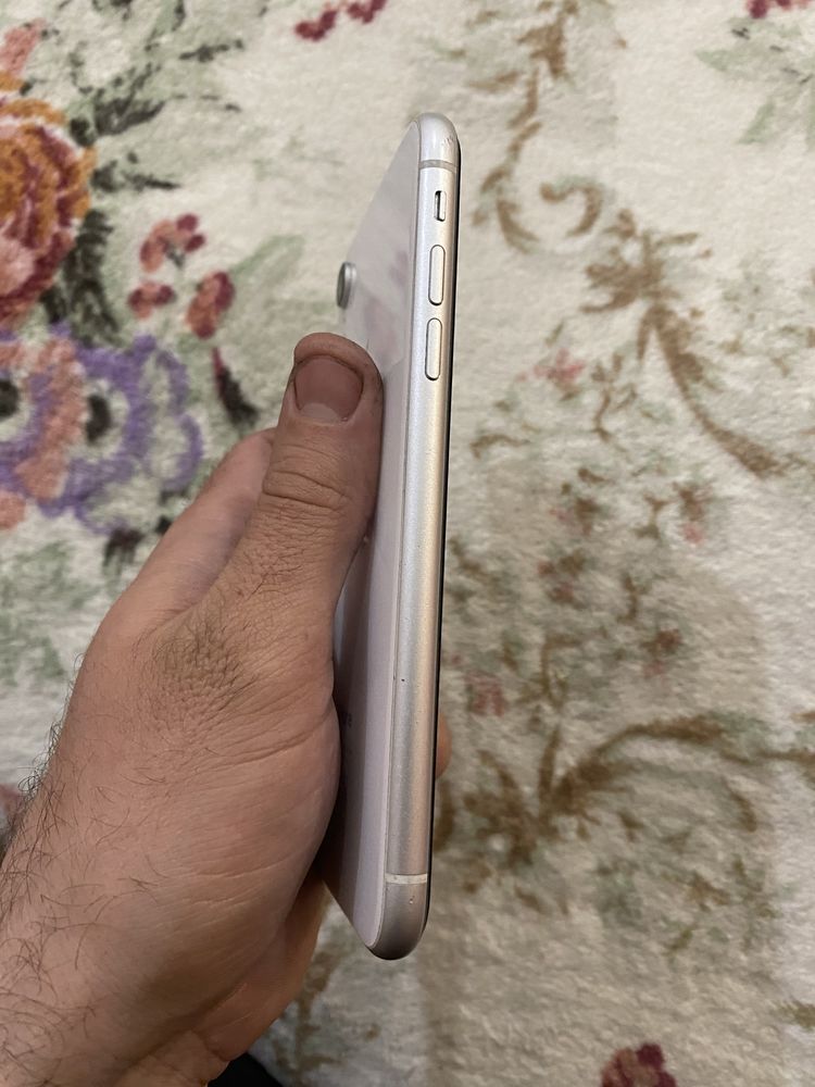 Продам Iphone XR 64gb