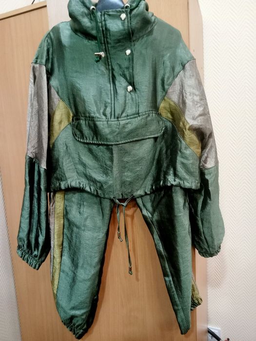 Прогулочний костюм