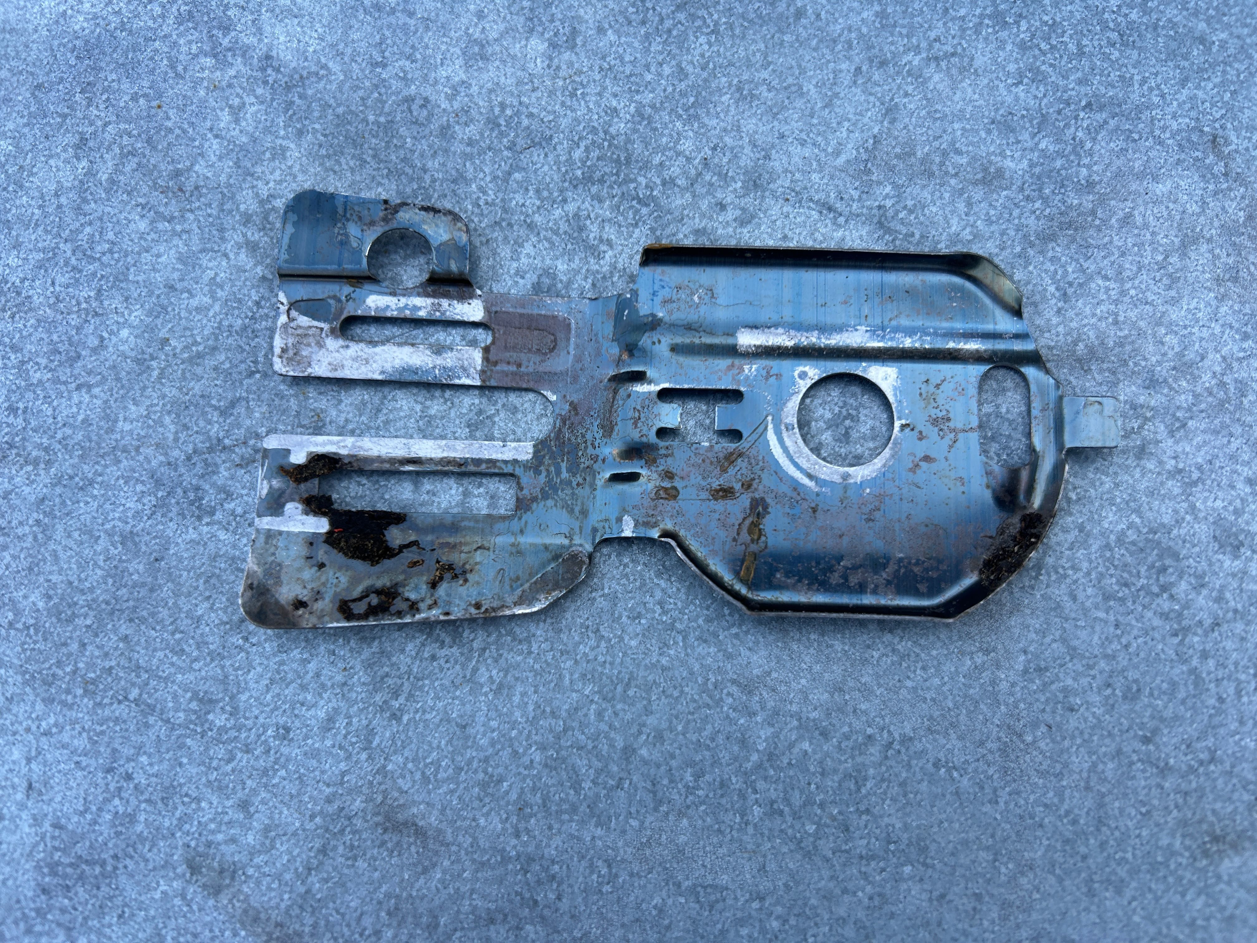 Blaszka Osłona Prowadnicy DOLMAR PS100 341, 400 MAKITA DCS341 400 (83