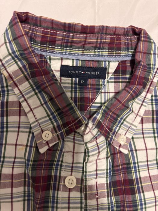 Camisa marca tommy hilfinger tamanho 12 anos