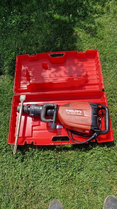 Młot Hilti  te 1500 AVR wyburzeniowy
