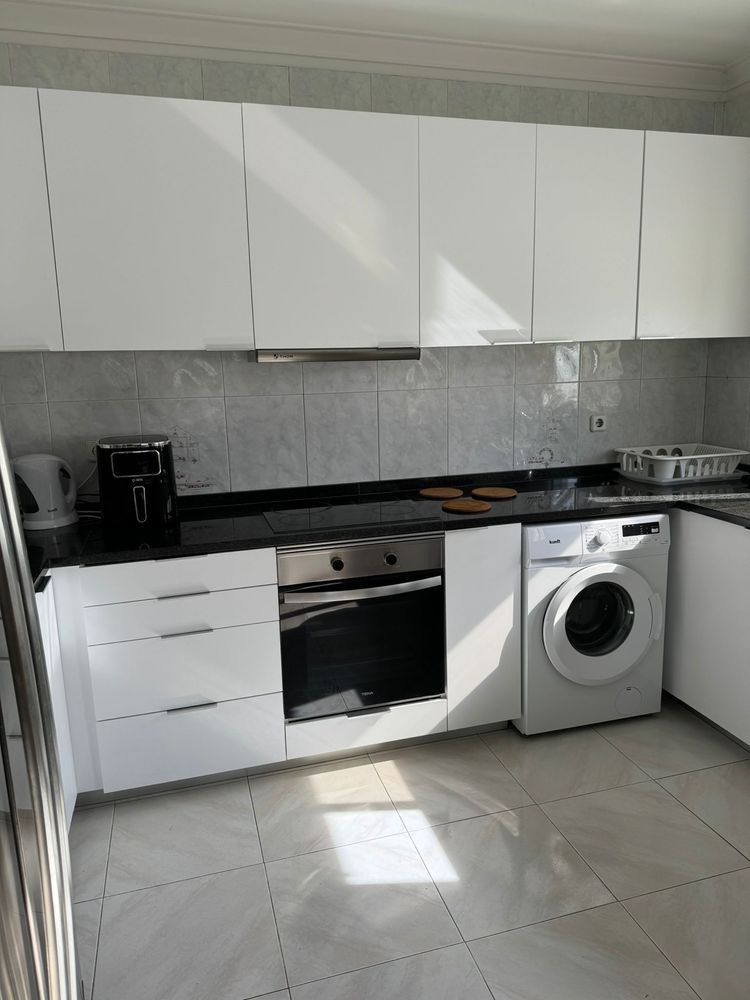 Quarto compartilhado prox Aeroporto frente ao Metro.