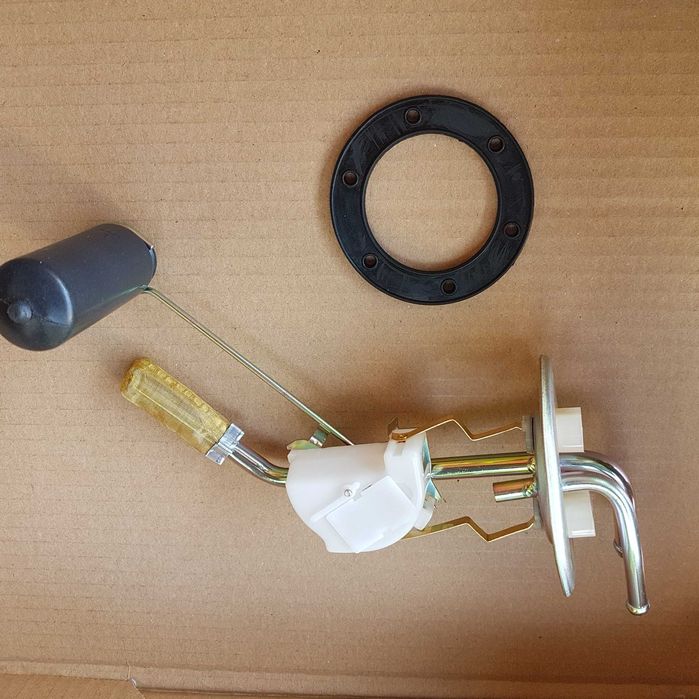 uszczelka pod pływak z bak fiat 126p maluch nowa