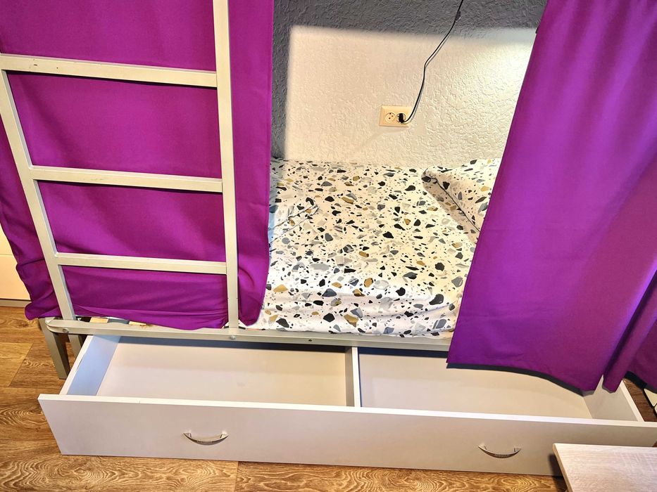 Место в комнате возле метро, с отличными условиями, на долгий период