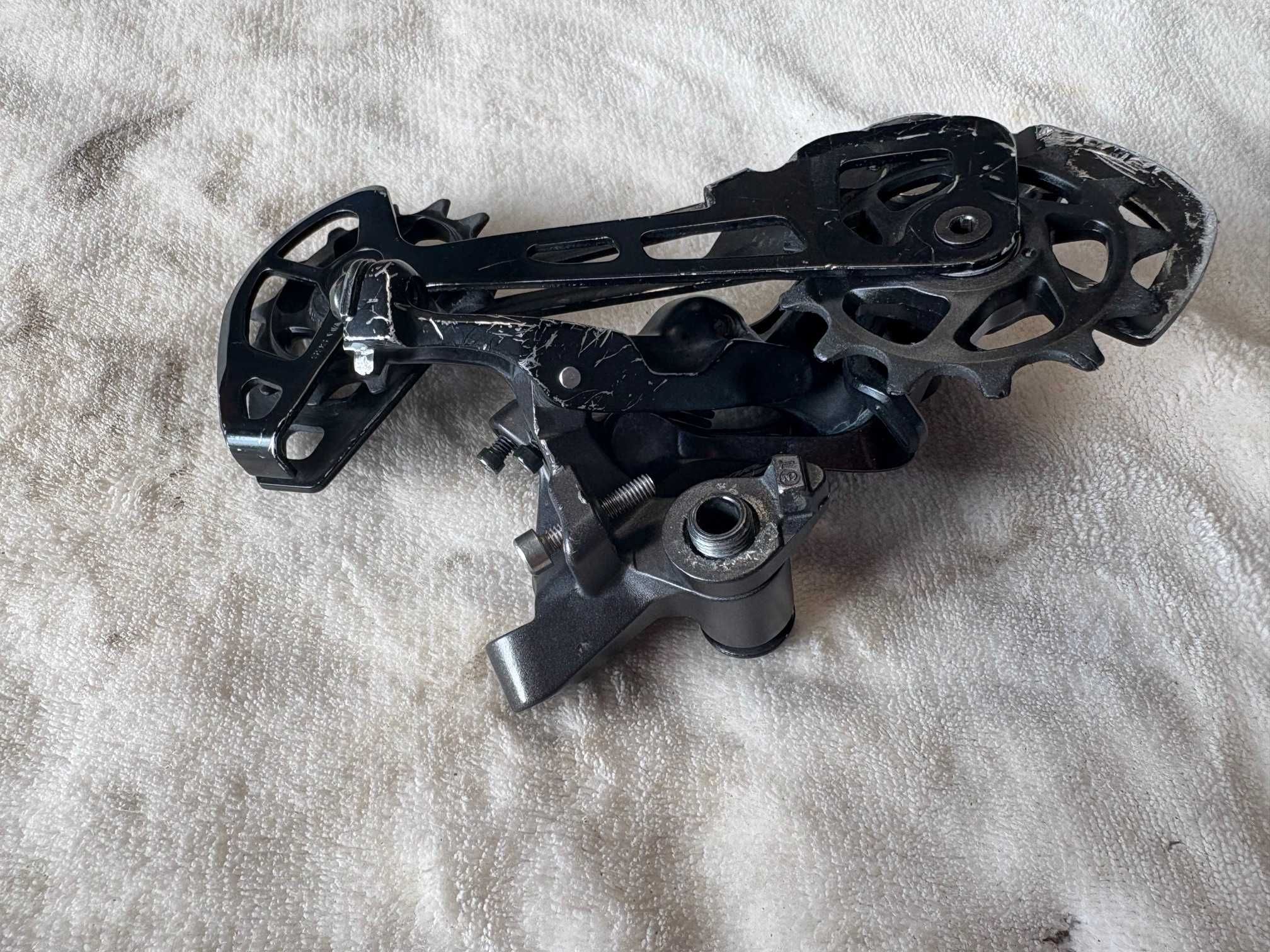 Shimano Deore XT RD M8100 Przerzutka tylna 12 rzędowa SGS