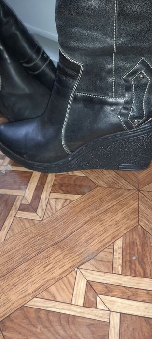 Сапоги женские кожаные.