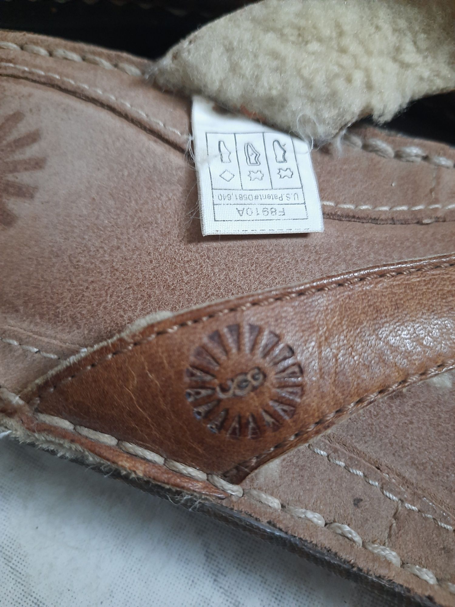 UGG Australia klapki ze skóry owczej 38 Unisex