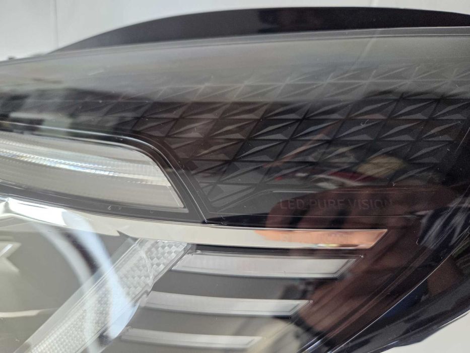 Farol Esquerdo RENAULT CAPTUR II 2020 a 2024