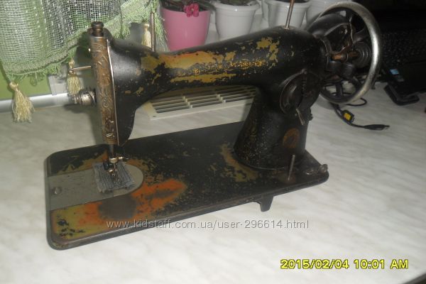 Продам стару швейну машинку