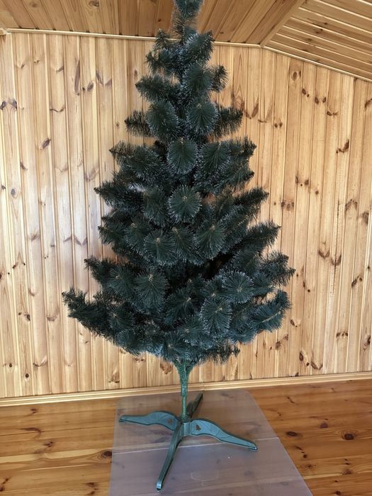 Ялинка новорічна