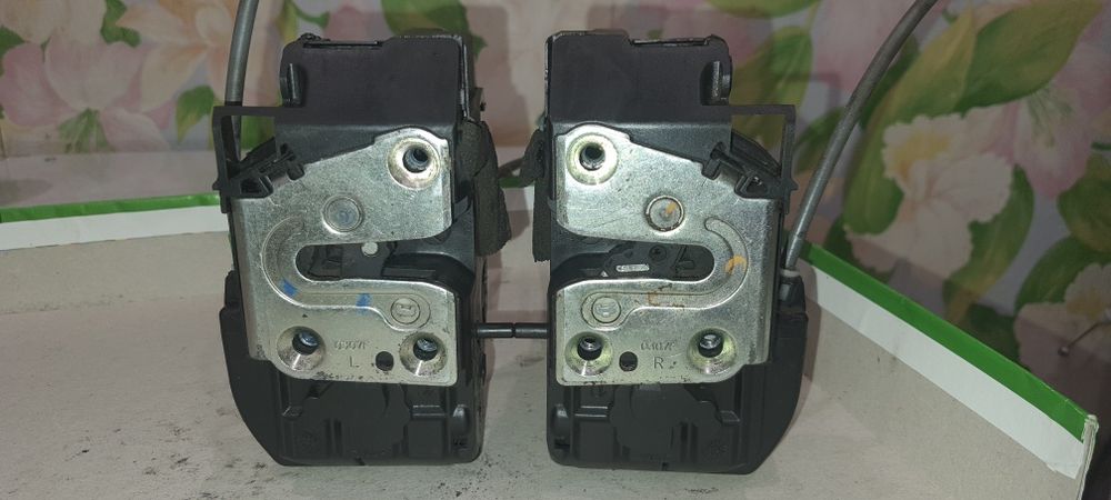 Nissan qashqai замок дверей лівий задній. З ДОДАТКОВИМ БЛОКУВАННЯМ авт