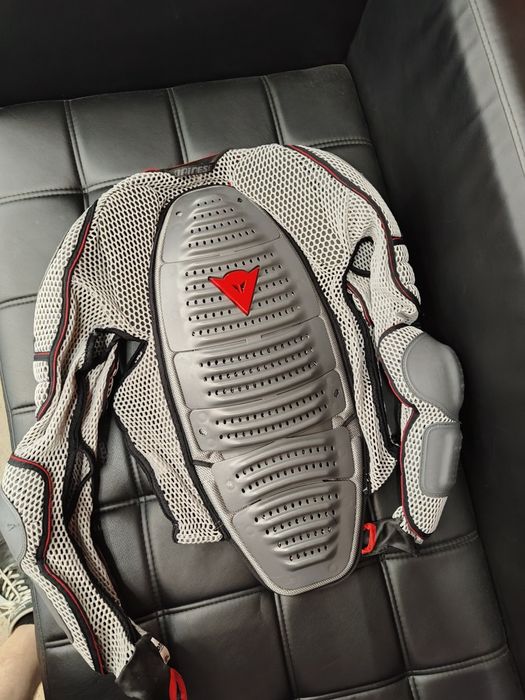 Мото черепаха жіноча Dainese розмір M (фактично ближче до L)