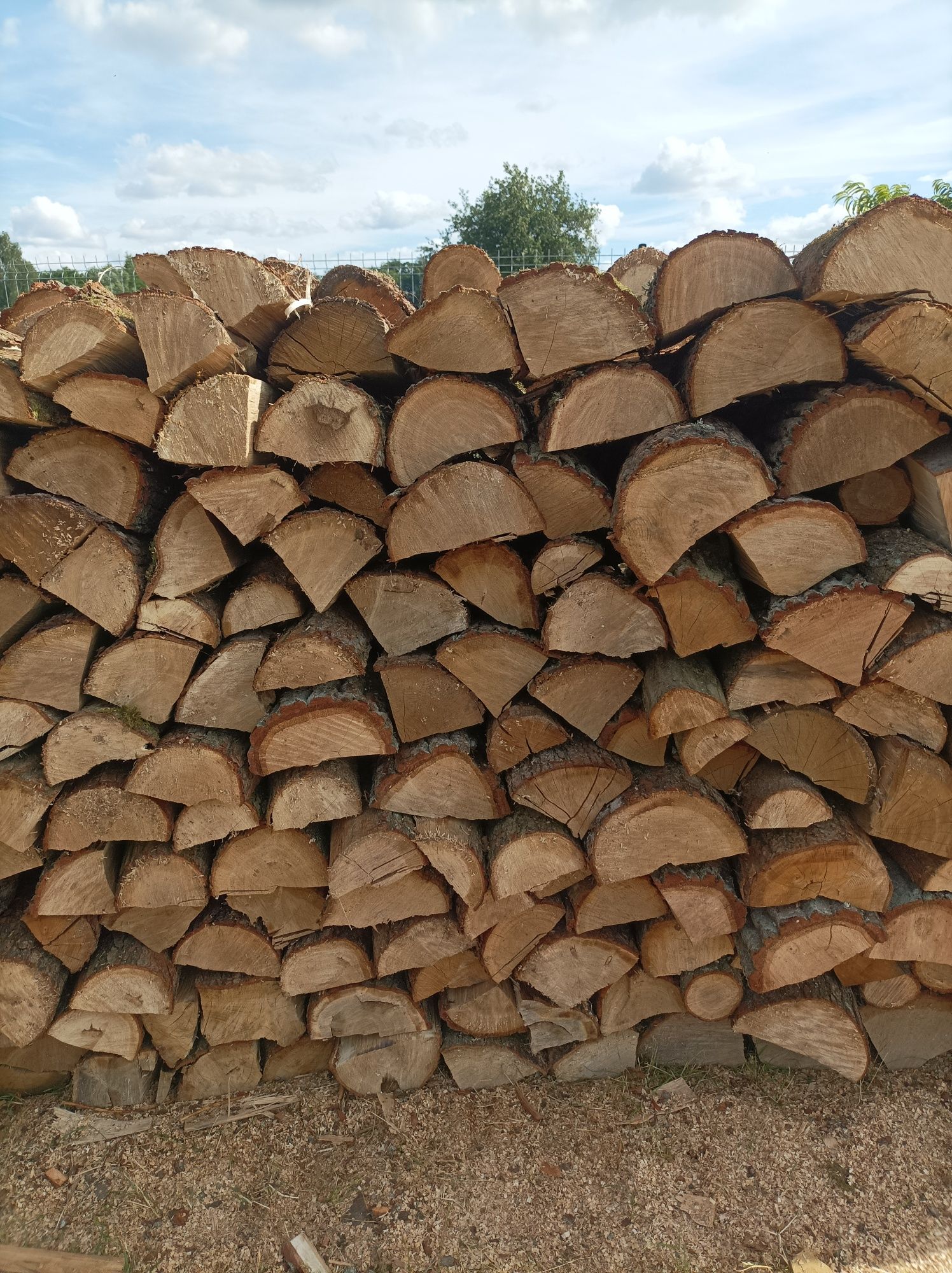 Witam sprzedam drewno kominkowe i opałowe Przesuszone wszystkie gatunk