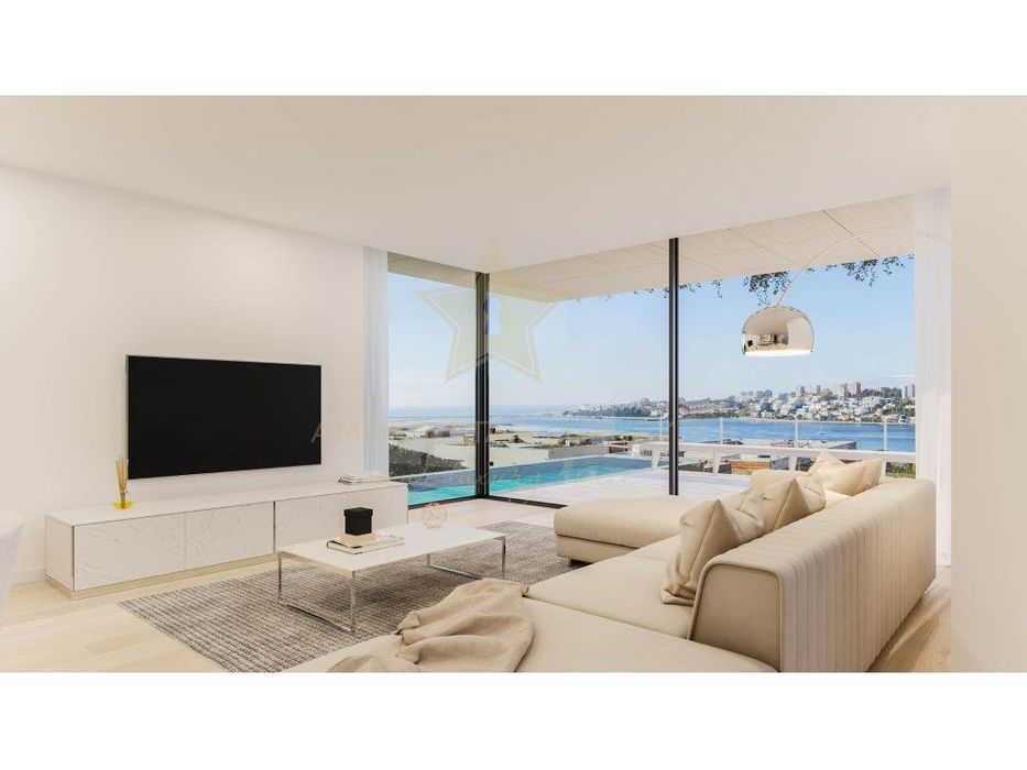 Moradia de Luxo T4 com Piscina Infinita e Vista Panorâmica sobre o ...