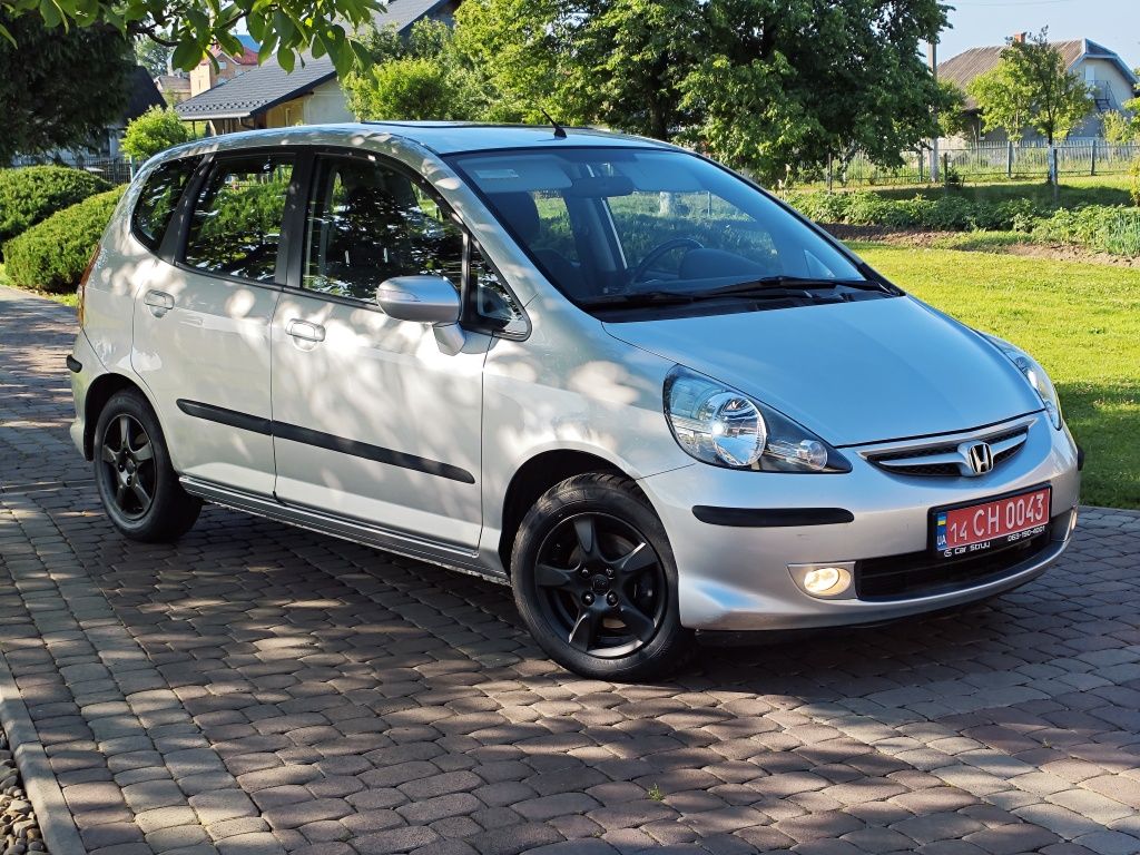 Продам Honda jazz