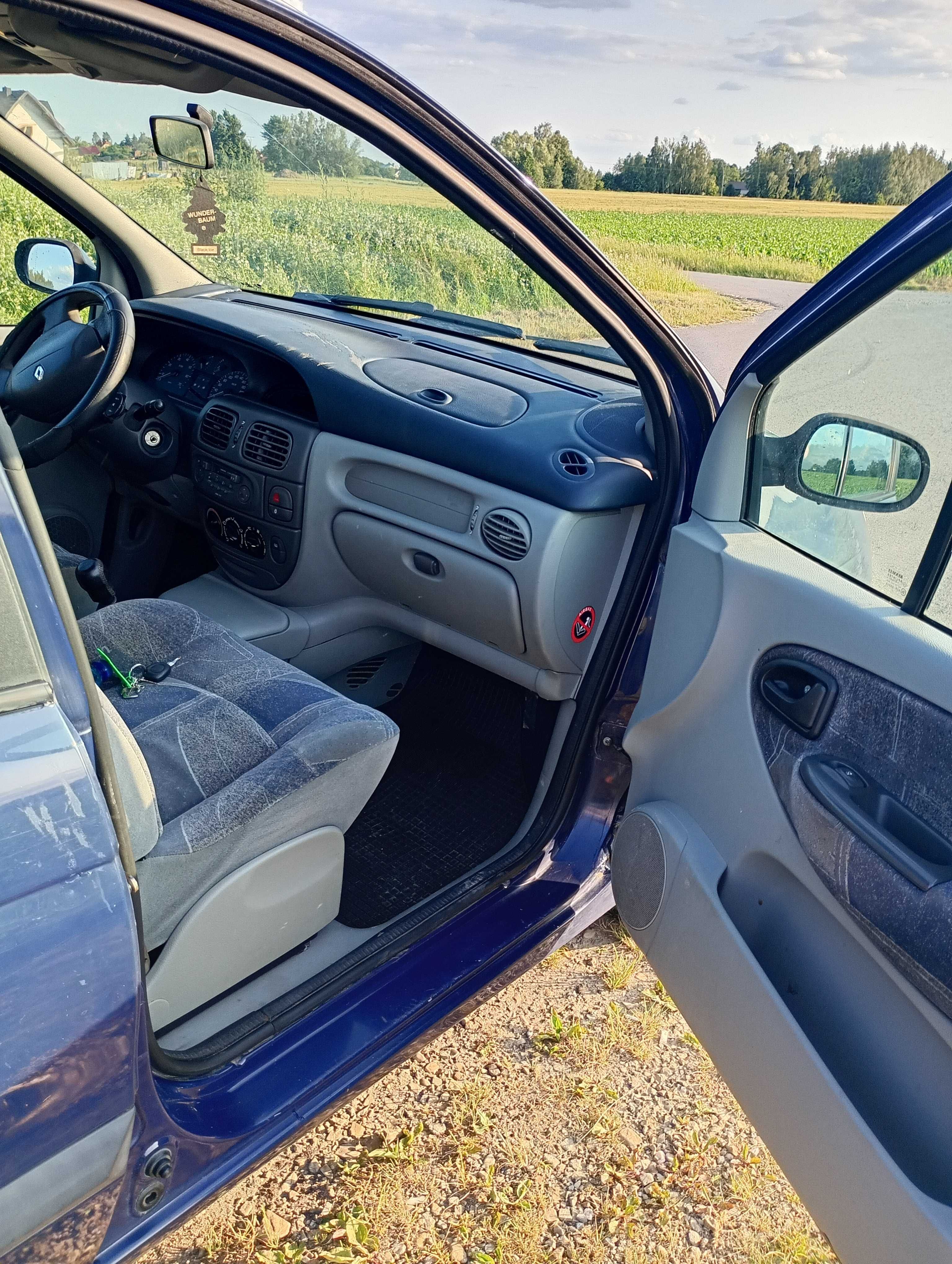 Renault Megane Scenic pali jeździ benzyna