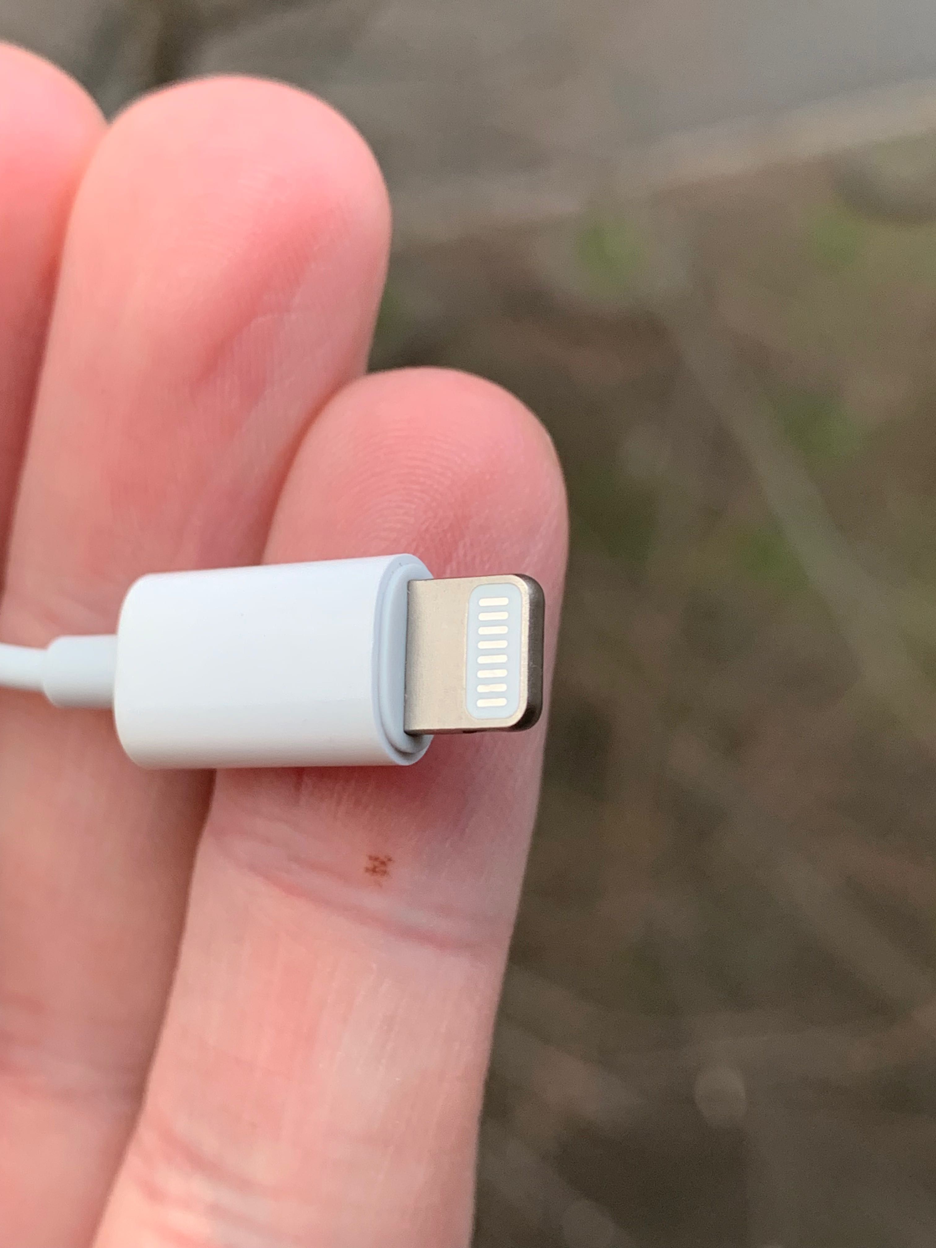 Переходник для наушников Apple iPhone 3,5 Lightning Aux Jack оригинал