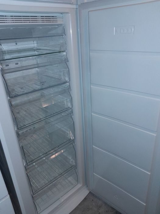Lodówko zamrażarka electrolux  euf2047aow