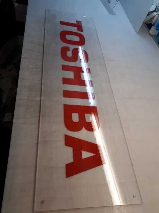 Szyld Toshiba tablica  plexi grawerowana