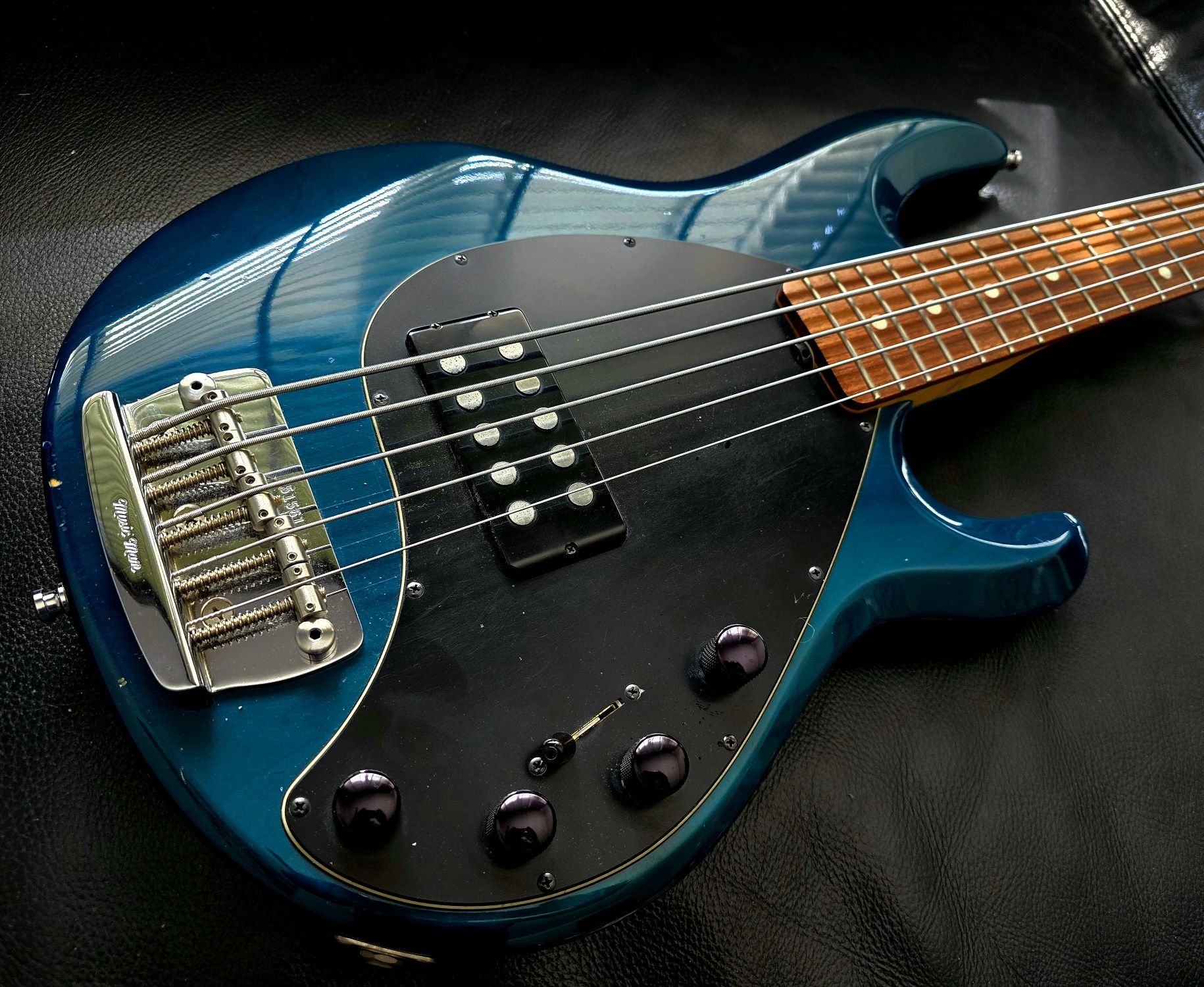 MusicMan Stingray 5 music man stingray vintage'90